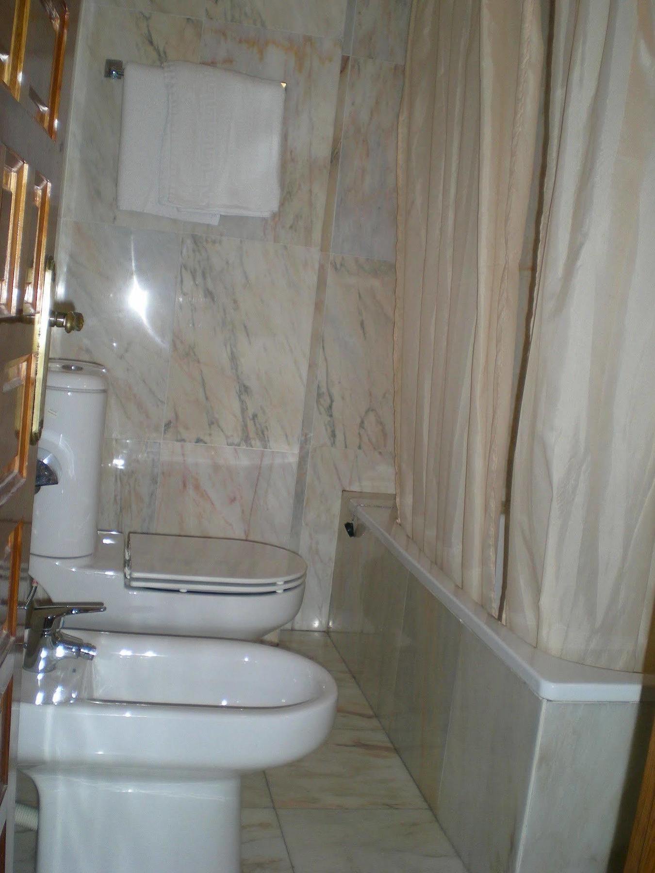 Hotel Puerta Romeros Burgo المظهر الخارجي الصورة